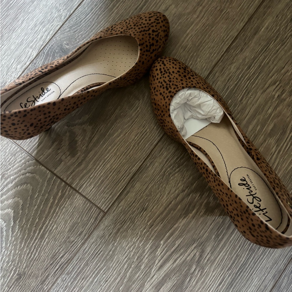 Life Stride Women's Brown Patterned Heels